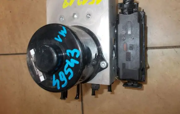Volkswagen Touareg I ABS Pump 7L0907379C