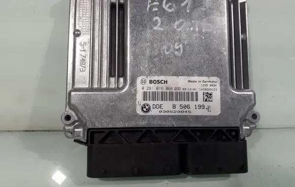 BMW 5 E60 E61 Engine control unit/module 0281016066 850619901