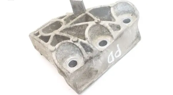Mini Cooper Countryman R60 Engine mounting bracket 6788664