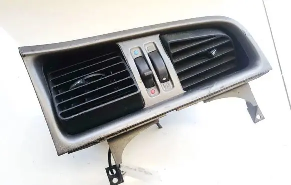 Nissan Primera Dash center air vent grill 687512f900 68751-2f900