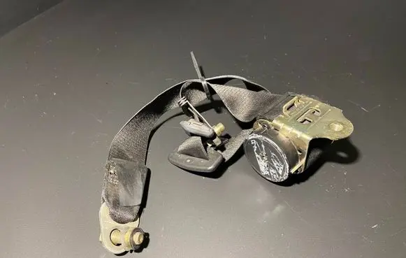 Mercedes-Benz Sprinter W901 W902 W903 W904 Front seatbelt 2018680222