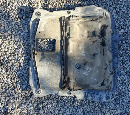 Dacia Sandero II Engine splash shield/under tray 758908395R