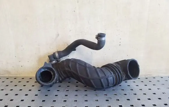Audi A6 S6 C4 4A Turbo air intake inlet pipe/hose 4A0145747A 046103221A