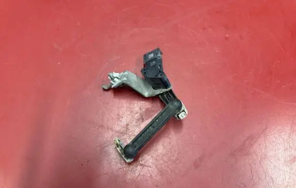 BMW X1 U11 Headlight/headlamp level sensor 6895466 37146895466