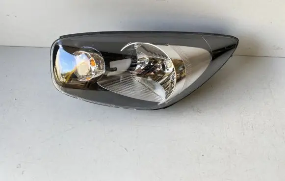 KIA Picanto Headlight/headlamp 921011Y0