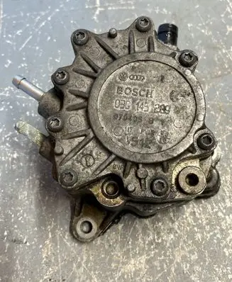 Volkswagen Touran I Vacuum pump 03G145209 070405B