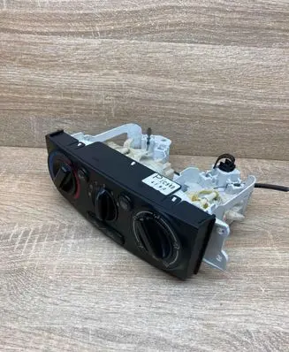 Mazda MPV II LW Climate control unit LC94B