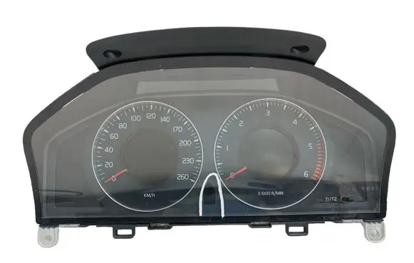 Volvo V70 Speedometer (instrument cluster) 36002598 31270899AA 69399270U
