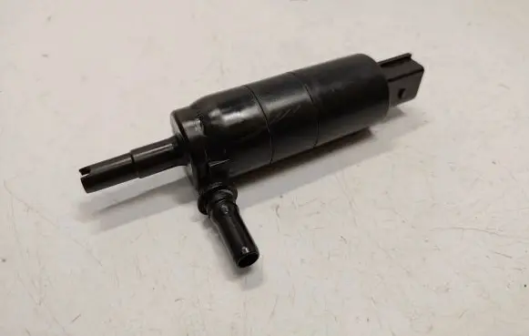 BMW 5 F10 F11 Headlight washer pump 67637217792