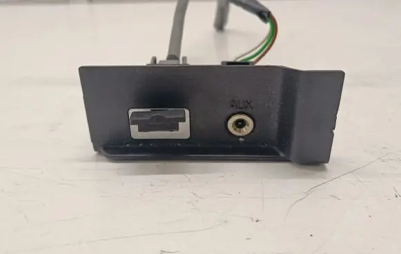 Volvo V60 USB socket connector 