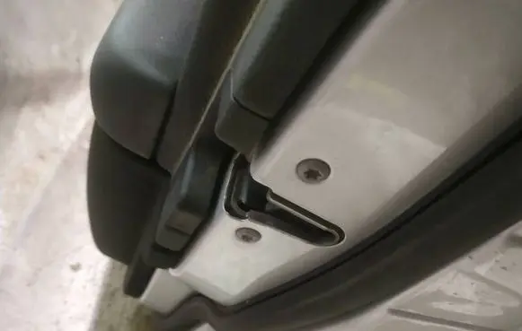 Mercedes-Benz C AMG W204 Front door lock