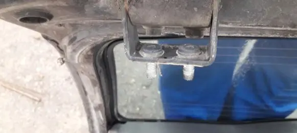 Tailgate/trunk/boot hinge