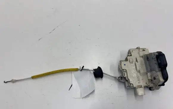 Audi A4 S4 B7 8E 8H Rear door lock 8E0839015AA
