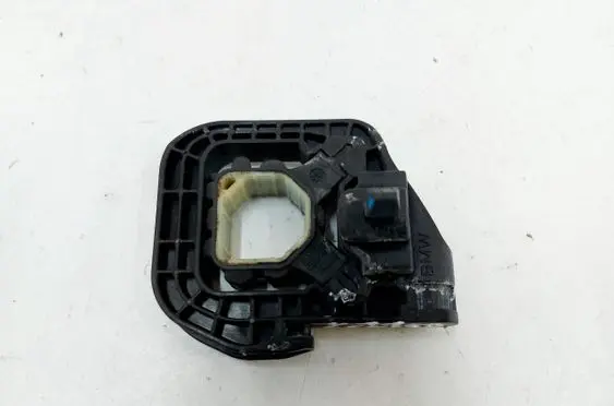 BMW iX1 Radiator mount bracket 5B31E53