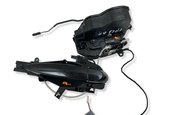 BMW X5 E70 Front door lock 7276682