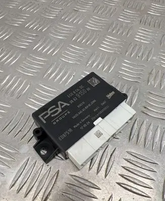 Peugeot 3008 III Parking PDC control unit/module 9863915080