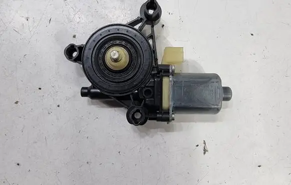 Audi A3 S3 8V Front door window regulator motor 5Q0959802B 3613