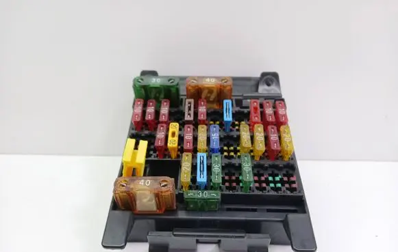 Opel Omega B1 Fuse module 