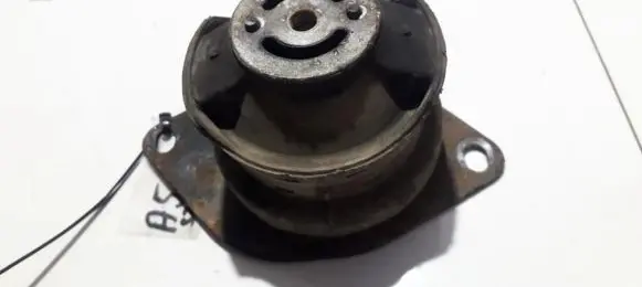 Volkswagen Polo II 86C 2F Engine mount bracket