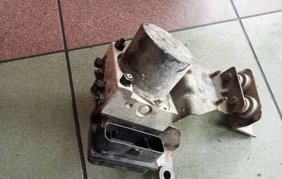 Skoda Fabia Mk1 (6Y) ABS Pump 6Q0907379AF