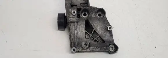 Opel Insignia A A/C compressor mount bracket 55562863