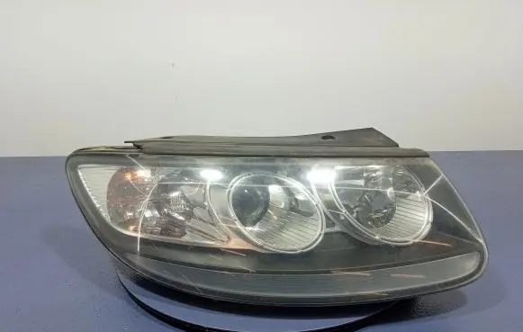 Hyundai Santa Fe Headlight/headlamp