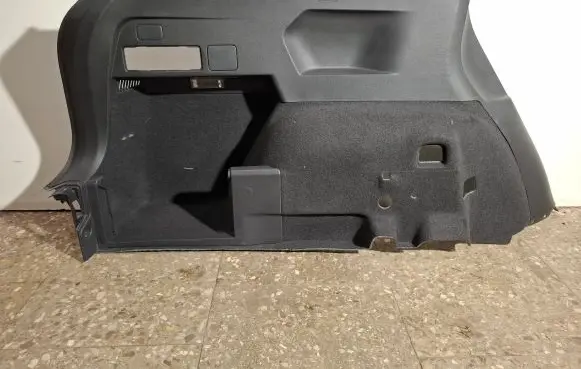 Trunk/boot lower side trim panel