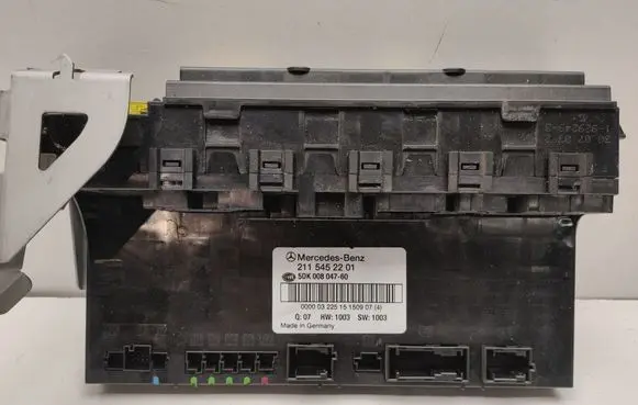 Mercedes-Benz E W211 Fuse module a2115452201