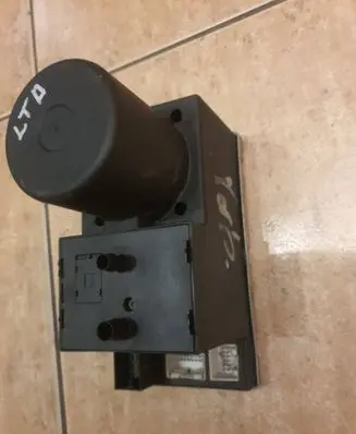 Audi 80 90 S2 B4 Door central lock control unit/module 8L0862257N