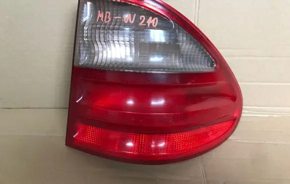 Mercedes-Benz E W210 Rear/tail lights A2108205464