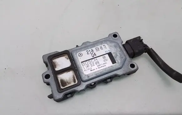 Mercedes-Benz E W210 Reducing agents exhaust control unit 2108300672Q4