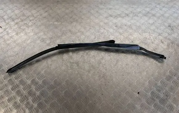 Maserati Ghibli Windshield/front glass wiper blade 670007562