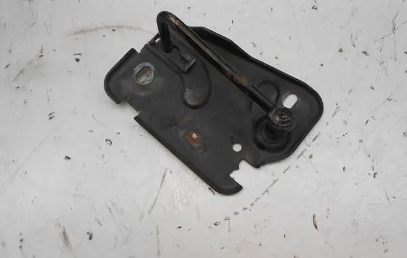 Audi TT TTS RS Mk3 8S Engine bonnet/hood lock/latch loop/hook 8S0823185C