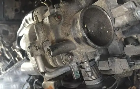 Mazda 323 Throttle valve