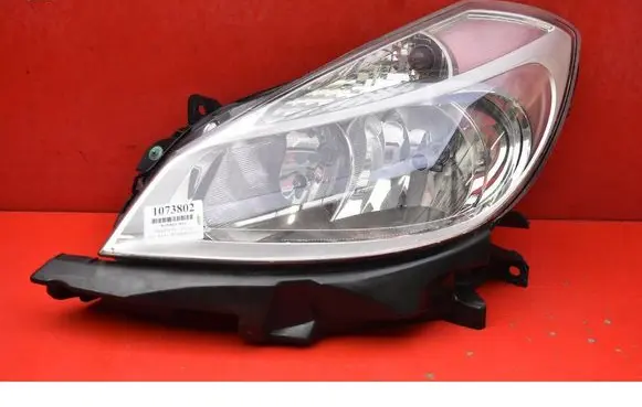 Renault Clio III Headlight/headlamp 89032481