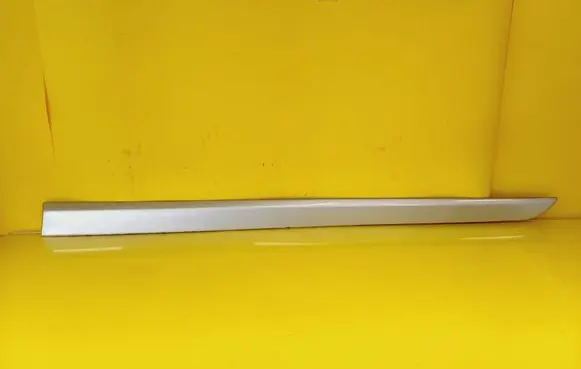 Opel Astra H Front door trim (molding) 24461096 498166255