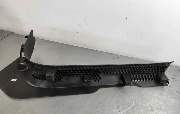 Volvo C40 Front sill trim cover 32216837