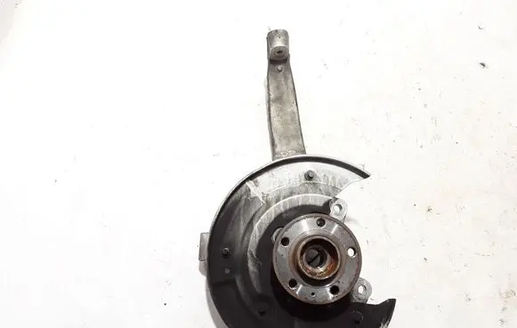 Front wheel hub