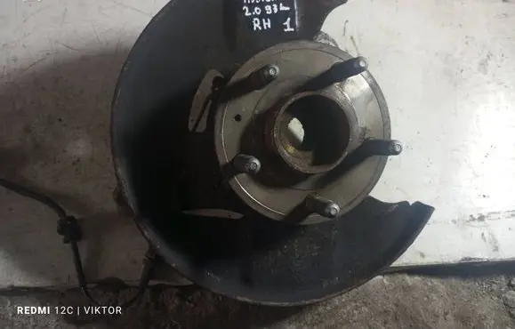 Opel Insignia A Front wheel hub spindle knuckle
