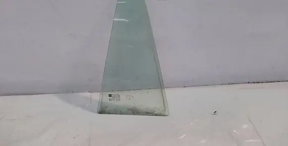 Opel Astra H Rear vent window glass 43R001582