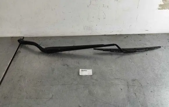 Maserati Quattroporte Front wiper blade arm 67843000