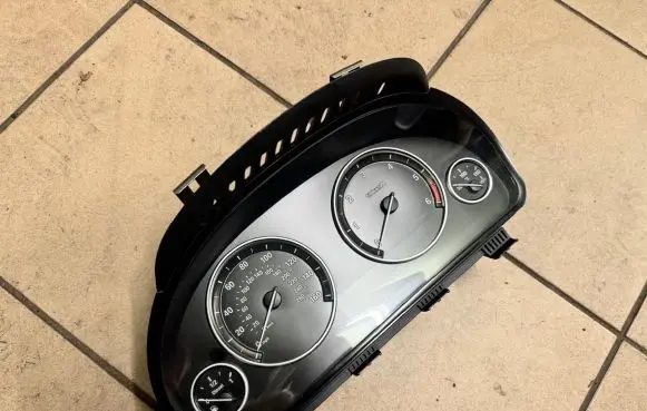 BMW 5 F10 F11 Speedometer (instrument cluster) 9328841 17349411 239081710