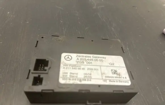 Mercedes-Benz C W203 Gateway control module A2034450000 A2115403545 410213008014