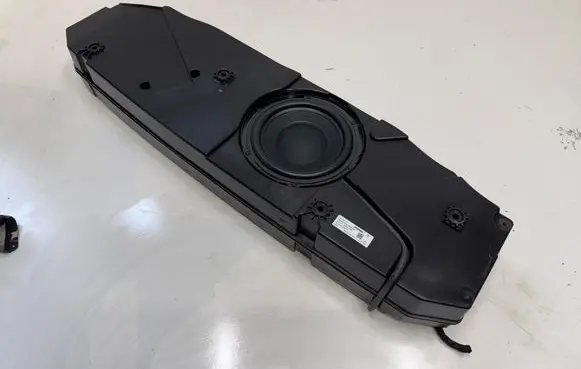 Porsche Taycan 9J1 Subwoofer speaker 9J1035481