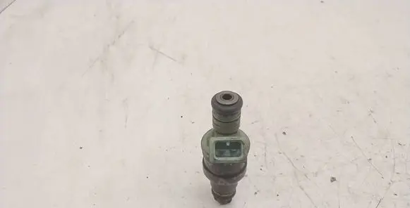 BMW 5 E39 Fuel injector 0280150415