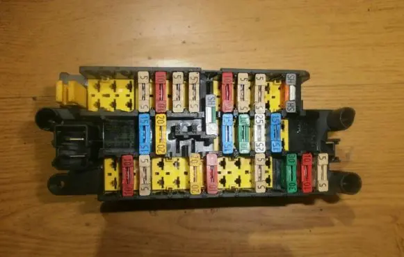 Citroen Xsara Picasso Fuse box set 9635518280