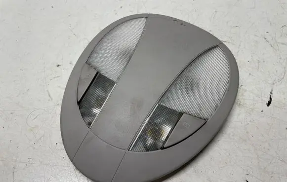 Mercedes-Benz E W211 Front seat light A2118207301