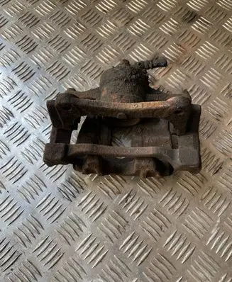 Toyota Corolla Verso AR10 Front brake caliper