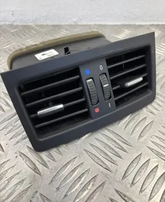 BMW 3 E90 E91 Rear air vent grill 6932023 6932024