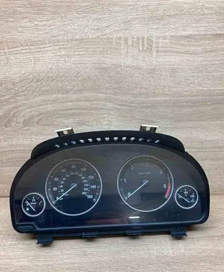 BMW 5 F10 F11 Speedometer (instrument cluster) 9255591 25811511